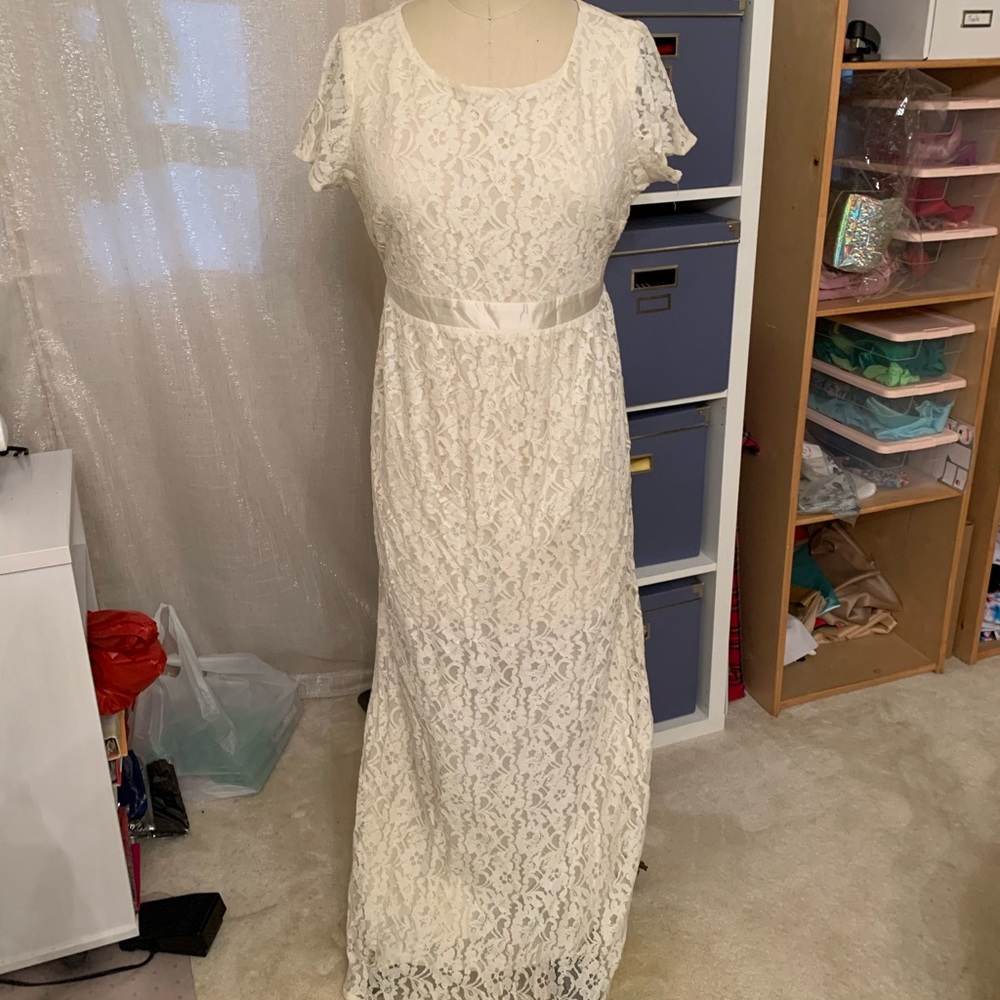 Motherhood maternity white lace maxi dress